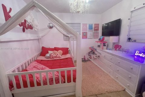 Купить виллу или дом в Майами, Флорида 3 спальни, 159.7м2, № 2152579 - фото 22