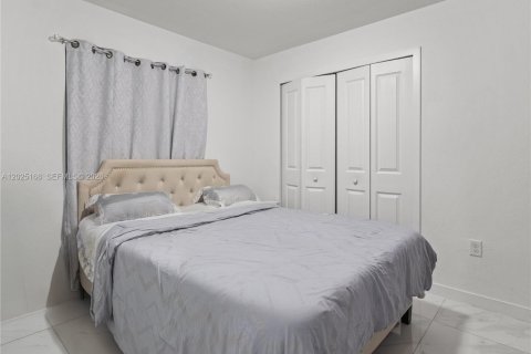 Touwnhouse à vendre à Miami, Floride: 3 chambres, 111.11 m2 № 2178024 - photo 9