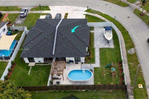 Touwnhouse à vendre à Miami, Floride: 3 chambres, 111.11 m2 № 2178024 - photo 18