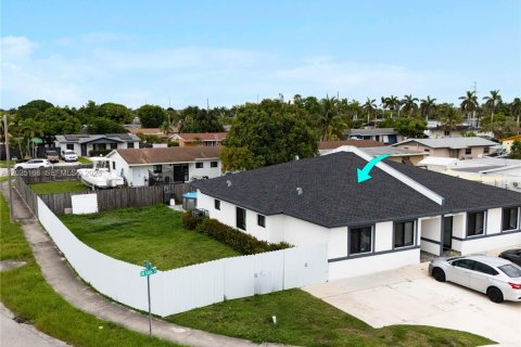Touwnhouse à vendre à Miami, Floride: 3 chambres, 111.11 m2 № 2178024 - photo 14