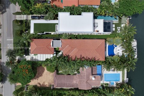 House in Miami Beach, Florida 6 bedrooms, 464.51 sq.m. № 1943608 - photo 2