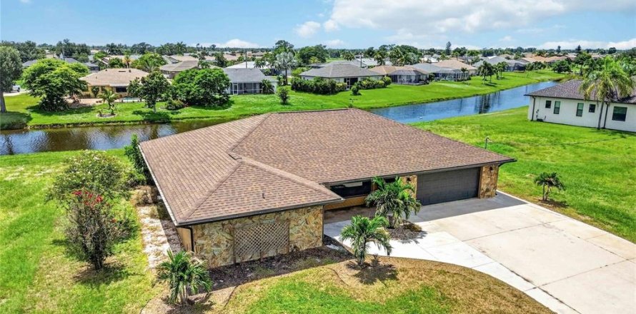Villa ou maison à Rotonda, Floride 3 chambres, 170.75 m2 № 2299489