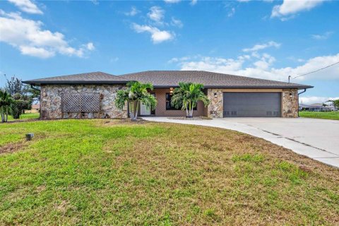 Villa ou maison à vendre à Rotonda, Floride: 3 chambres, 170.75 m2 № 2299489 - photo 3