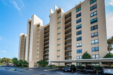 Condo in Clearwater, Florida, 1 bedroom  № 1866890 - photo 10