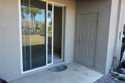 Touwnhouse à louer à Riverview, Floride: 2 chambres, 104.05 m2 № 2105629 - photo 11
