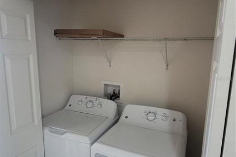 Touwnhouse à louer à Riverview, Floride: 2 chambres, 104.05 m2 № 2105629 - photo 10
