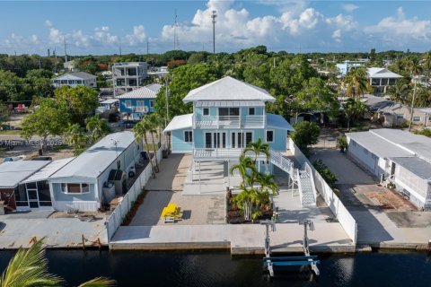 House in Key Largo, Florida 3 bedrooms, 142.7 sq.m. № 1977648 - photo 3