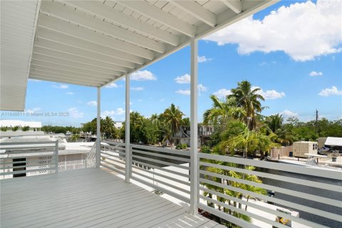 House in Key Largo, Florida 3 bedrooms, 142.7 sq.m. № 1977648 - photo 4