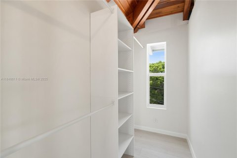 House in Key Largo, Florida 3 bedrooms, 142.7 sq.m. № 1977648 - photo 19