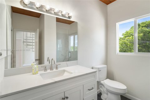 House in Key Largo, Florida 3 bedrooms, 142.7 sq.m. № 1977648 - photo 11