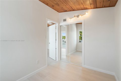 House in Key Largo, Florida 3 bedrooms, 142.7 sq.m. № 1977648 - photo 16