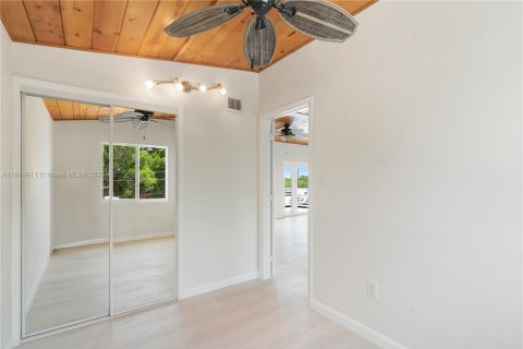 House in Key Largo, Florida 3 bedrooms, 142.7 sq.m. № 1977648 - photo 14