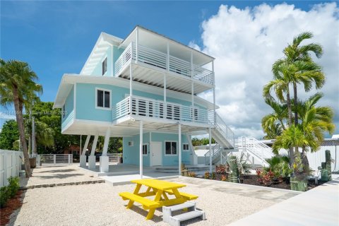 House in Key Largo, Florida 3 bedrooms, 142.7 sq.m. № 1977648 - photo 27