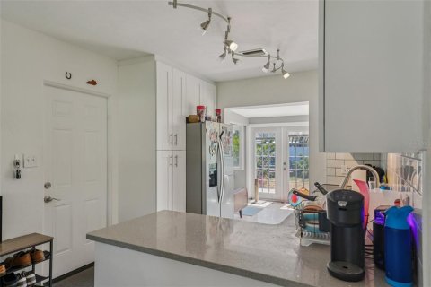 House in Saint Petersburg, Florida 2 bedrooms, 81.2 sq.m. № 1831982 - photo 11