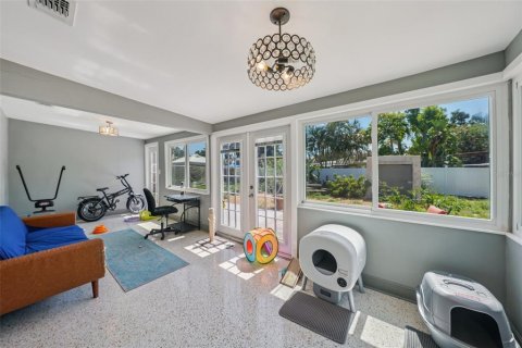 House in Saint Petersburg, Florida 2 bedrooms, 81.2 sq.m. № 1831982 - photo 15