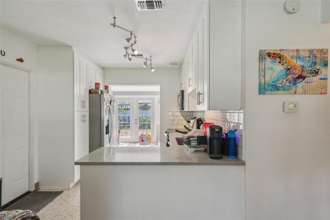 House in Saint Petersburg, Florida 2 bedrooms, 81.2 sq.m. № 1831982 - photo 9