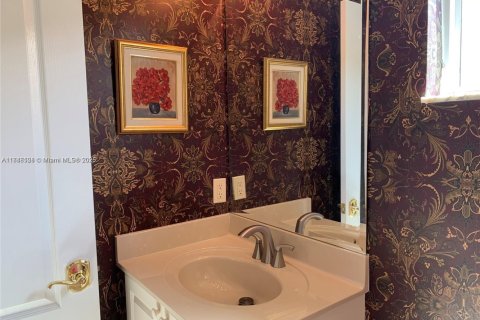 Casa en venta en Miami, Florida, 4 dormitorios, 225.38 m2 № 1939672 - foto 19