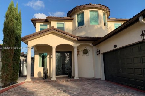 Casa en venta en Miami, Florida, 4 dormitorios, 225.38 m2 № 1939672 - foto 3