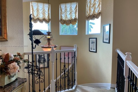 Casa en venta en Miami, Florida, 4 dormitorios, 225.38 m2 № 1939672 - foto 21