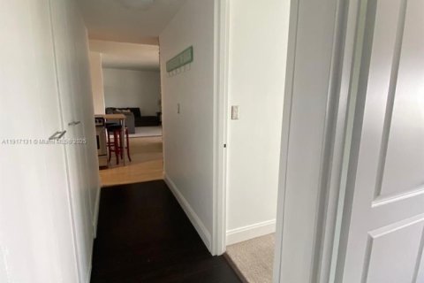 Снять в аренду кондоминиум в Майами-Бич, Флорида 2 спальни, 112.13м2, № 1972161 - фото 22