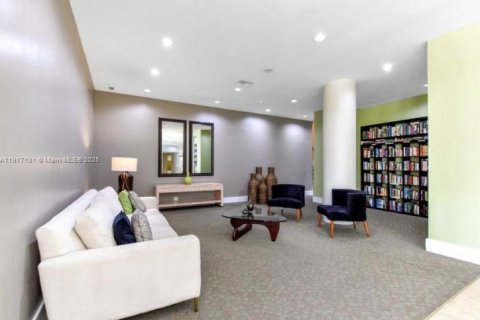 Снять в аренду кондоминиум в Майами-Бич, Флорида 2 спальни, 112.13м2, № 1972161 - фото 5