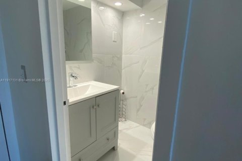 Снять в аренду кондоминиум в Майами-Бич, Флорида 2 спальни, 112.13м2, № 1972161 - фото 24