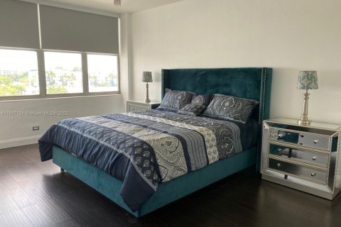 Снять в аренду кондоминиум в Майами-Бич, Флорида 2 спальни, 112.13м2, № 1972161 - фото 20