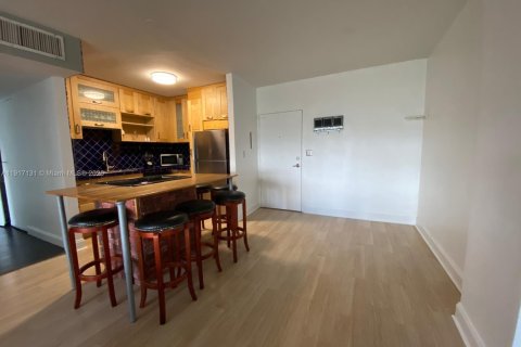 Снять в аренду кондоминиум в Майами-Бич, Флорида 2 спальни, 112.13м2, № 1972161 - фото 12