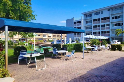 Купить кондоминиум в Халландейл-Бич, Флорида 1 спальня, 71.53м2, № 2057323 - фото 7