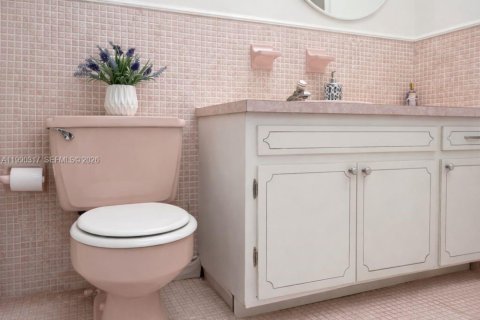 Купить кондоминиум в Халландейл-Бич, Флорида 1 спальня, 71.53м2, № 2057323 - фото 24