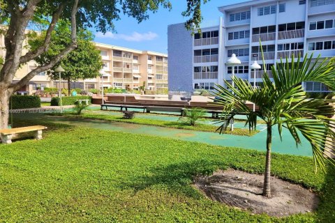 Купить кондоминиум в Халландейл-Бич, Флорида 1 спальня, 71.53м2, № 2057323 - фото 12