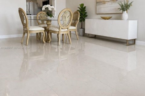 Купить кондоминиум в Халландейл-Бич, Флорида 1 спальня, 71.53м2, № 2057323 - фото 22