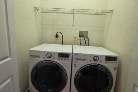 Townhouse in Lake Worth, Florida 3 bedrooms, 185.8 sq.m. № 2261546 - photo 15