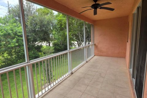 Townhouse in Lake Worth, Florida 3 bedrooms, 185.8 sq.m. № 2261546 - photo 19
