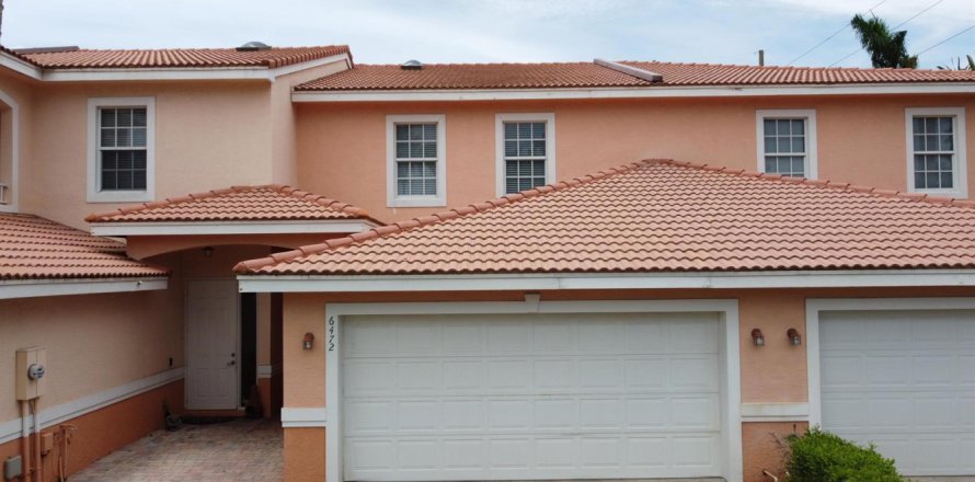 Townhouse in Lake Worth, Florida 3 bedrooms, 185.8 sq.m. № 2261546