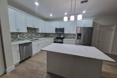 Townhouse in Lake Worth, Florida 3 bedrooms, 185.8 sq.m. № 2261546 - photo 6