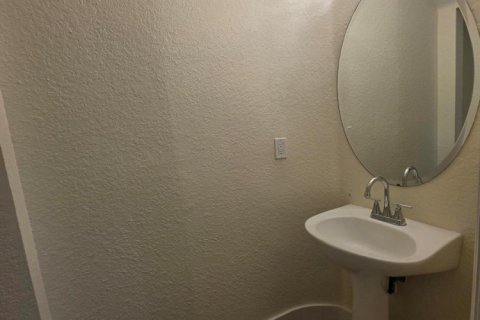 Townhouse in Lake Worth, Florida 3 bedrooms, 185.8 sq.m. № 2261546 - photo 13