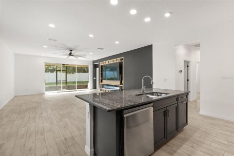 Casa en venta en Apopka, Florida, 4 dormitorios, 222.97 m2 № 2227401 - foto 10