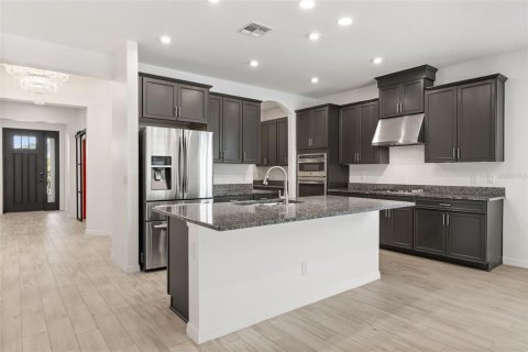 Casa en venta en Apopka, Florida, 4 dormitorios, 222.97 m2 № 2227401 - foto 3