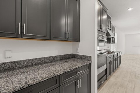 Casa en venta en Apopka, Florida, 4 dormitorios, 222.97 m2 № 2227401 - foto 9