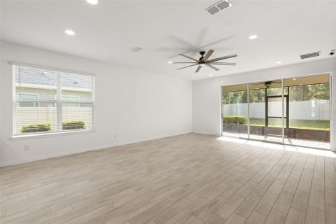 Casa en venta en Apopka, Florida, 4 dormitorios, 222.97 m2 № 2227401 - foto 5