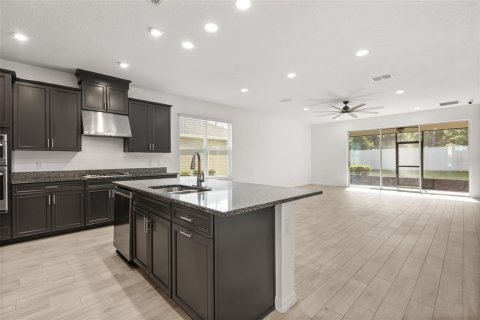Casa en venta en Apopka, Florida, 4 dormitorios, 222.97 m2 № 2227401 - foto 8