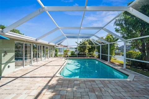 Villa ou maison à vendre à Cape Coral, Floride: 3 chambres, 164.25 m2 № 1950506 - photo 19