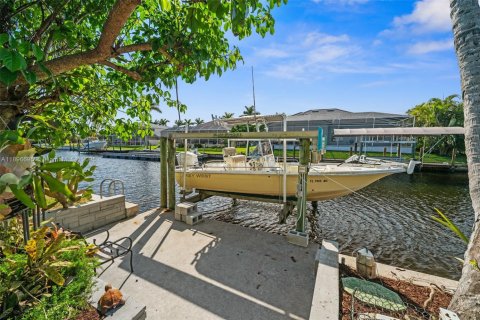 Villa ou maison à vendre à Cape Coral, Floride: 3 chambres, 164.25 m2 № 1950506 - photo 29