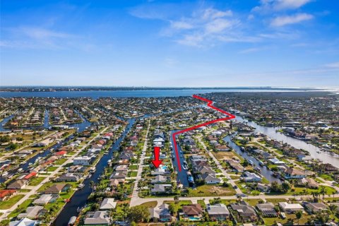 Villa ou maison à vendre à Cape Coral, Floride: 3 chambres, 164.25 m2 № 1950506 - photo 5