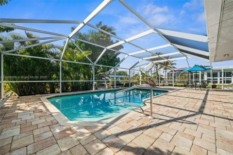 Villa ou maison à vendre à Cape Coral, Floride: 3 chambres, 164.25 m2 № 1950506 - photo 28