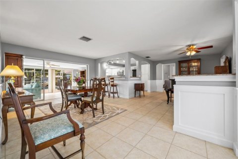 Villa ou maison à vendre à Cape Coral, Floride: 3 chambres, 164.25 m2 № 1950506 - photo 9