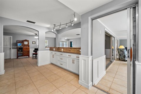 Villa ou maison à vendre à Cape Coral, Floride: 3 chambres, 164.25 m2 № 1950506 - photo 15