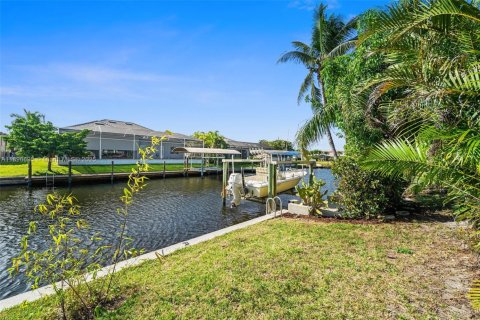 Villa ou maison à vendre à Cape Coral, Floride: 3 chambres, 164.25 m2 № 1950506 - photo 30