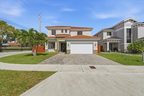 Villa ou maison à Miami, Floride 5 chambres, 315.87 m2 № 2429868